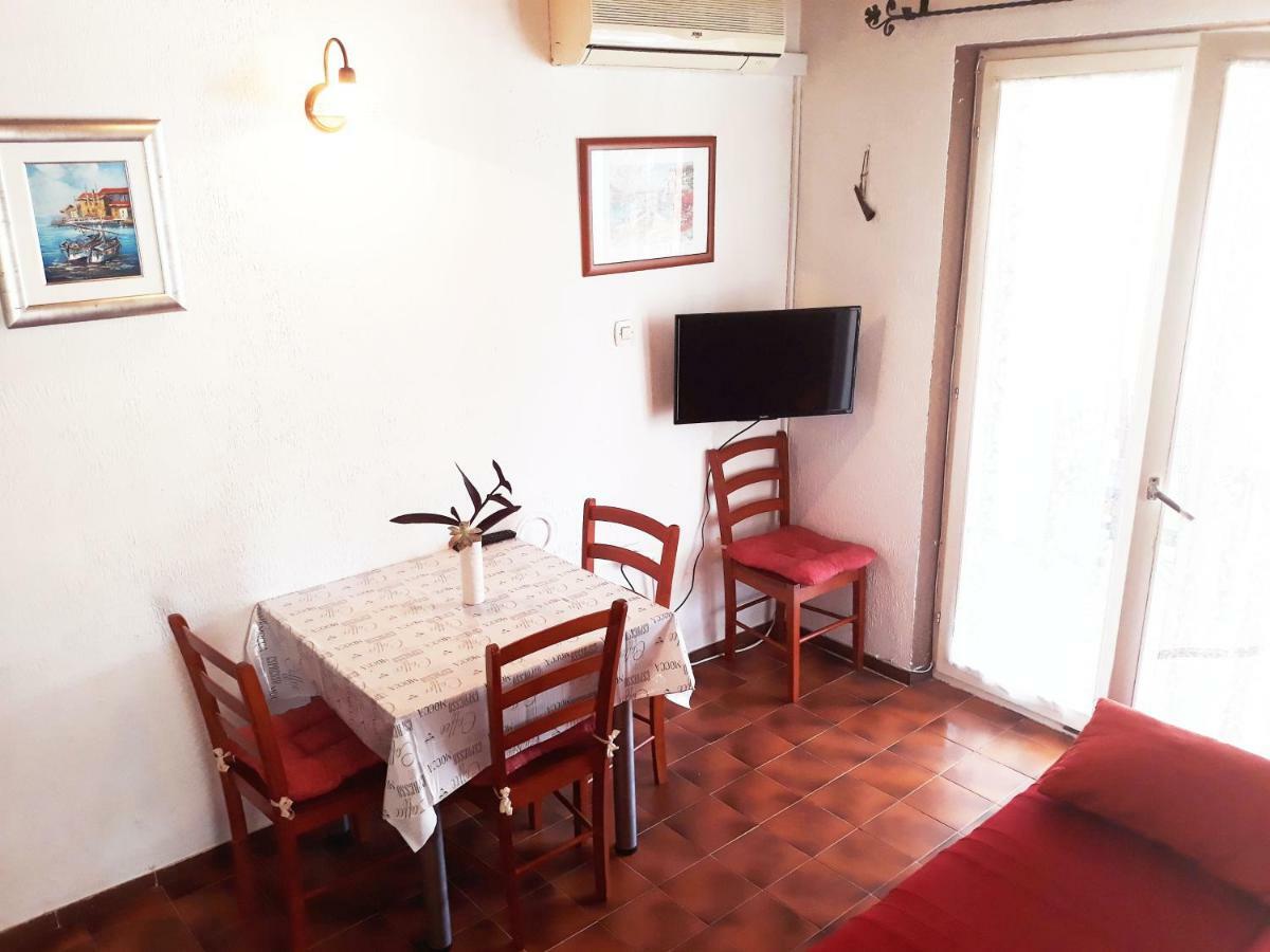 Apartments Carmen Vinisce ภายนอก รูปภาพ