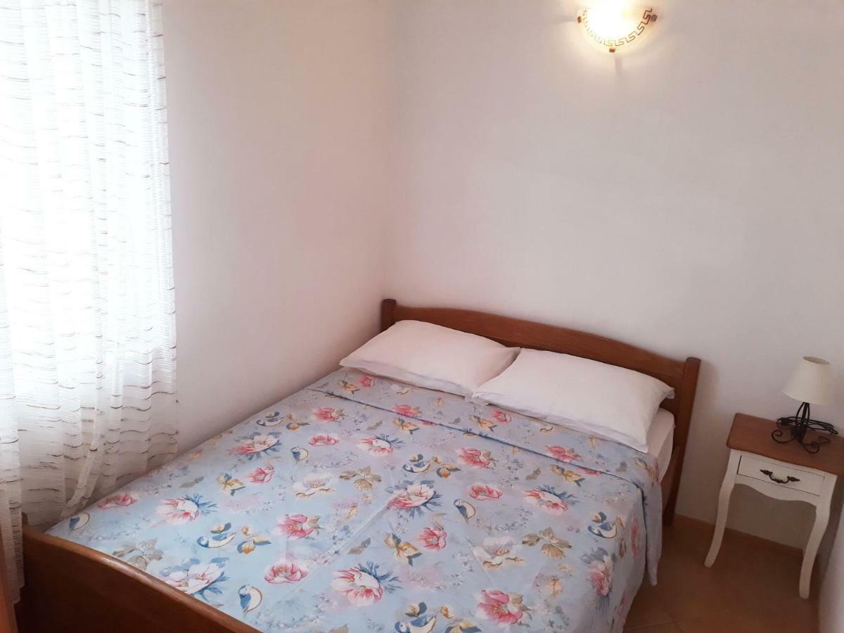 Apartments Carmen Vinisce ภายนอก รูปภาพ